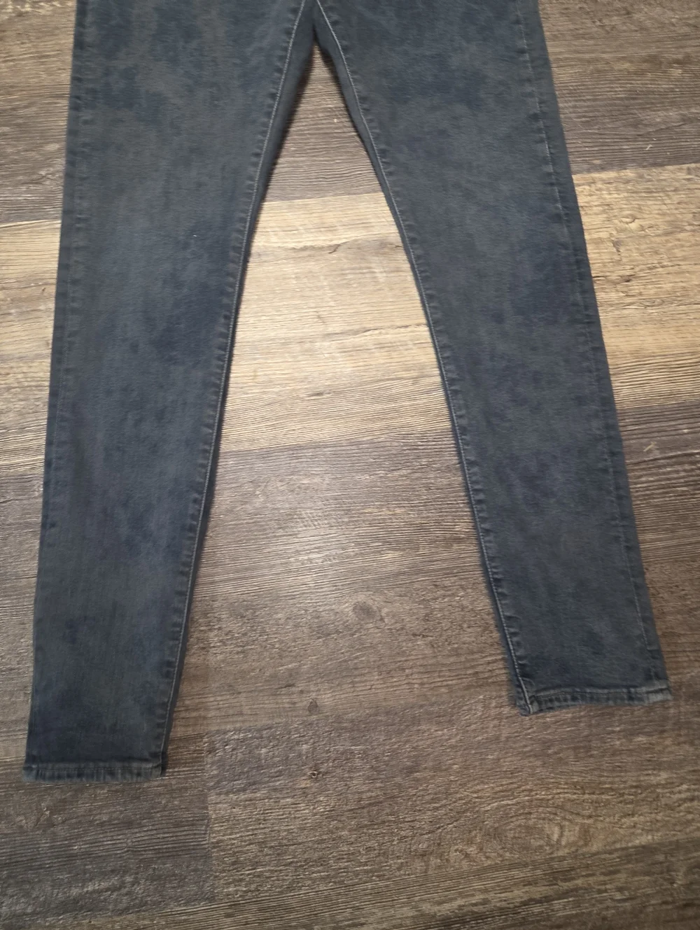 Levi's Premium Men's Distressed Dark Acid Wash Skinny Taper Jeans